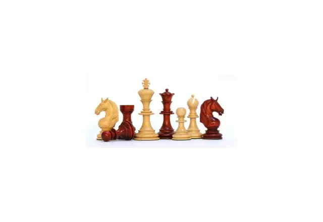 UNICORN REDWOOD 4,25" chess pieces