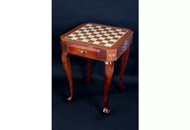 Chess table De Lux (without pieces)/ Carved / total height: 74 cm