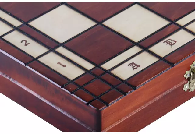 TOURNAMENT No 8 burned folding board, insert tray, wooden chess pieces