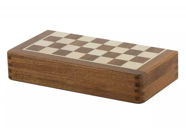 Wooden Magnetic Chess set with 25 cm inlaid chessboard