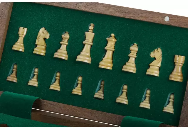 Wooden Magnetic Chess set with 25 cm inlaid chessboard