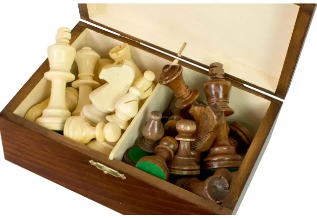 Sunrise Staunton chess figures No. 5 in wooden chest