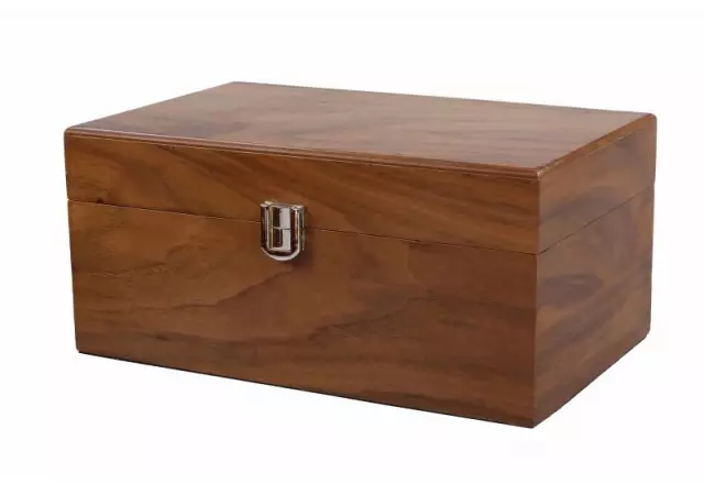 High Quality Chess Box - Walnut wood Veneer (24x15x11cm)