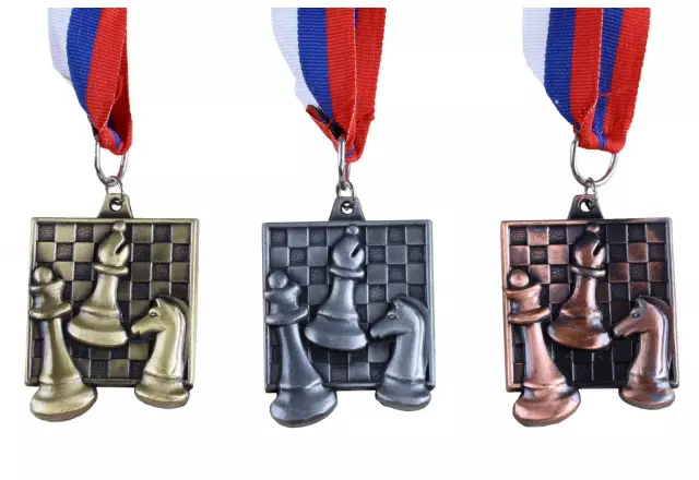 Chess Award - Square Medal Gold