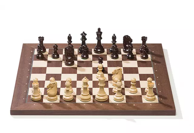DGT USB electronic chessboard, rosewood/ maple + Royal figures