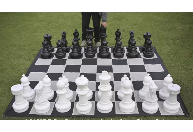 Outdoor / garden chess set (king 64 cm) - figures + nylon chessboard