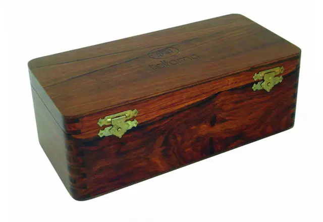 Solid wooden box 28 x 13,5 x10 cm