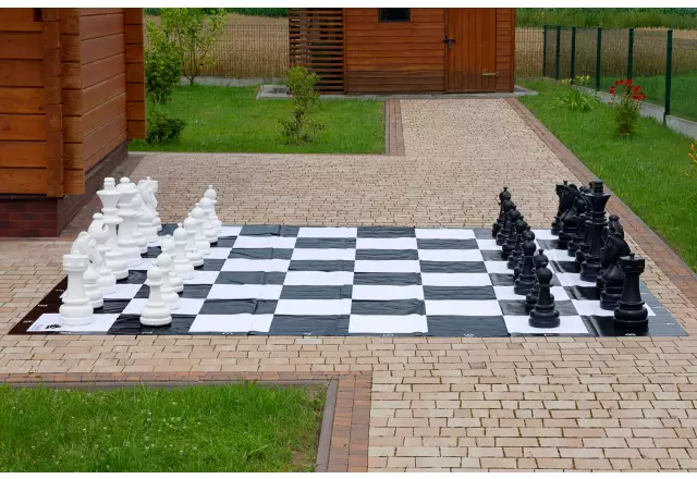 Plastic giant chess pieces (king height 74 cm)